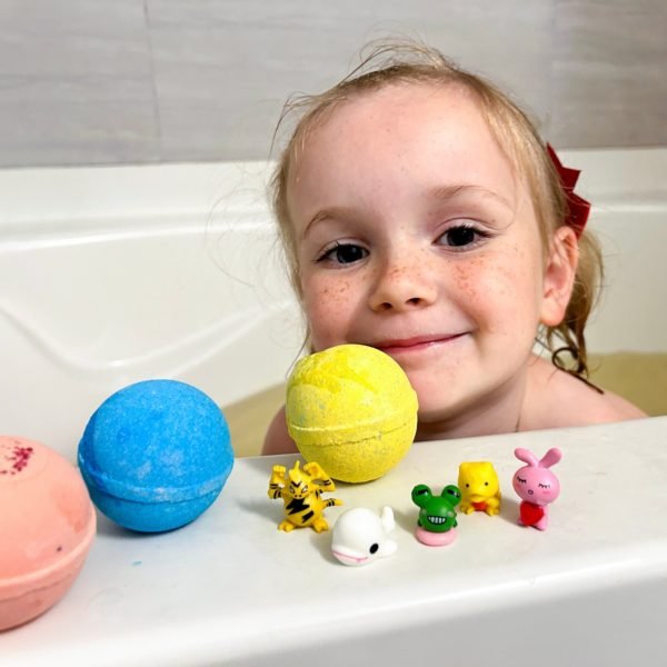 12 Bath Bombs for Kids with Surprise Toys Inside - Image 6